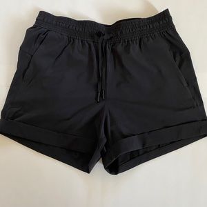 Lululemon Spring Break Away shorts